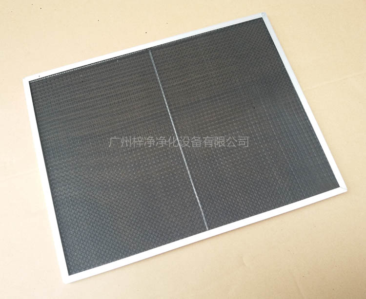 尼龍網初效過濾器骨架采用直徑為6mm的鐵絲焊接處理,目的防止過濾器變形。