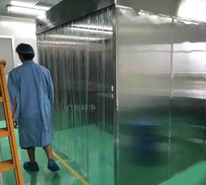 負壓稱量罩(室)是一種用于制藥,微生物研究和科學實驗等場所專用的局部凈化設備,它提供一種垂直單向氣流。