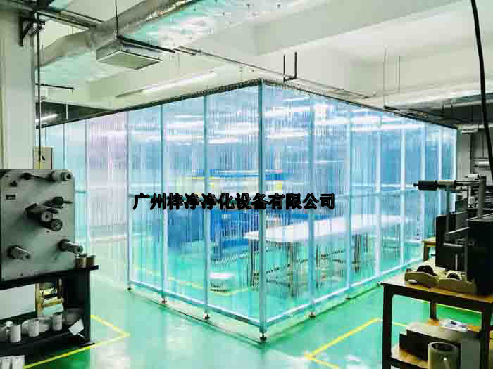 潔凈棚應配備獨立的FFU風機過濾單元送風系統，以保證室內空氣質量。